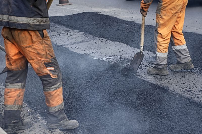 Asphalt Sealcoating
